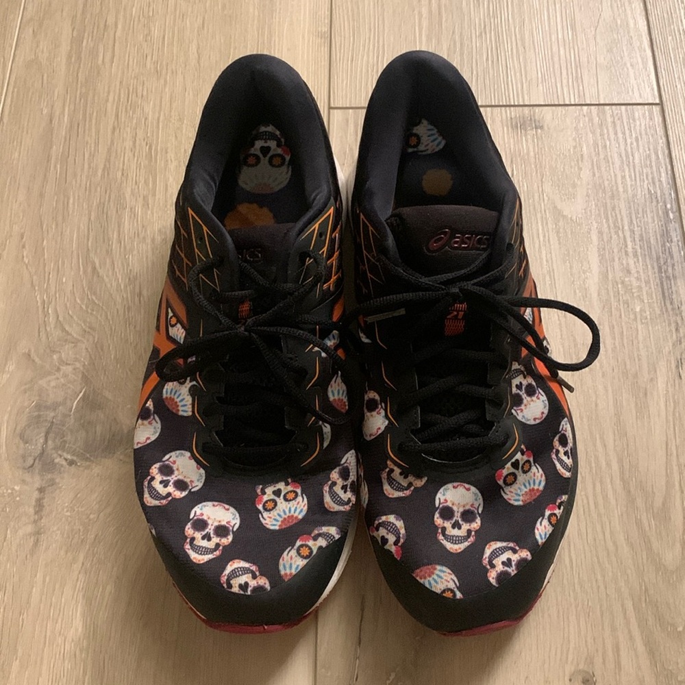 Men’s ASICS Gel Cumulus shoes with sugar skulls